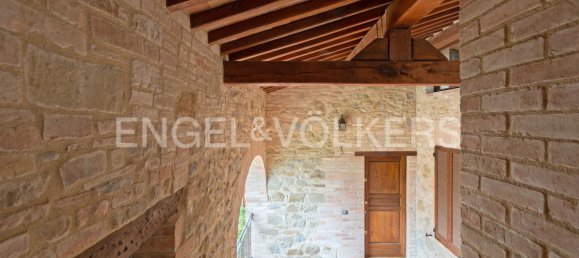 Edificio de 12 dormitorios en Perugia, Italy No. 107494 5