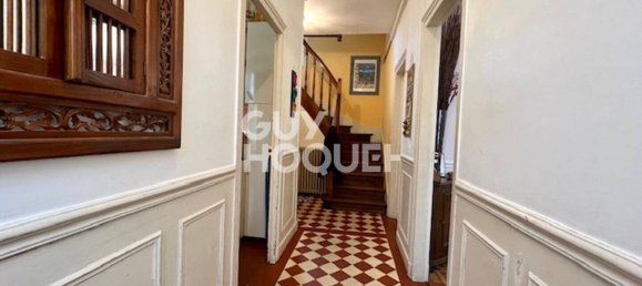 5 bedrooms Villa in Tournan-en-Brie, France No. 120870 7