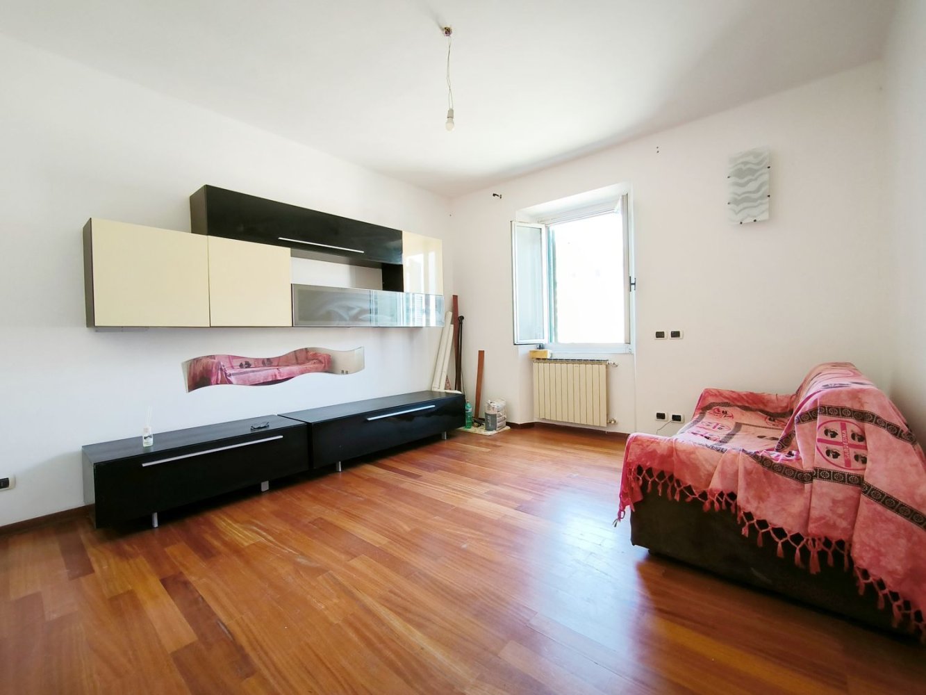 Apartamento de 3 divisões em Carrara, Italy N.º 277879