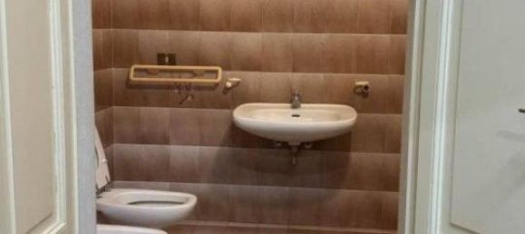 4 rooms Apartment in Piacenza, Italy No. 34889 36