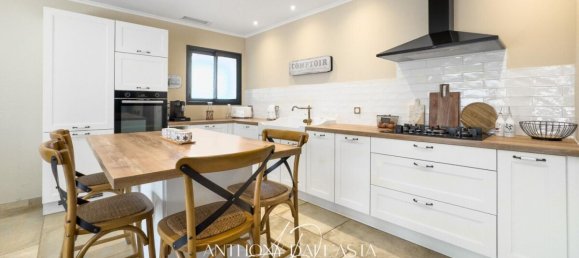 3 bedrooms Villa in Carcassonne, France No. 325041 2