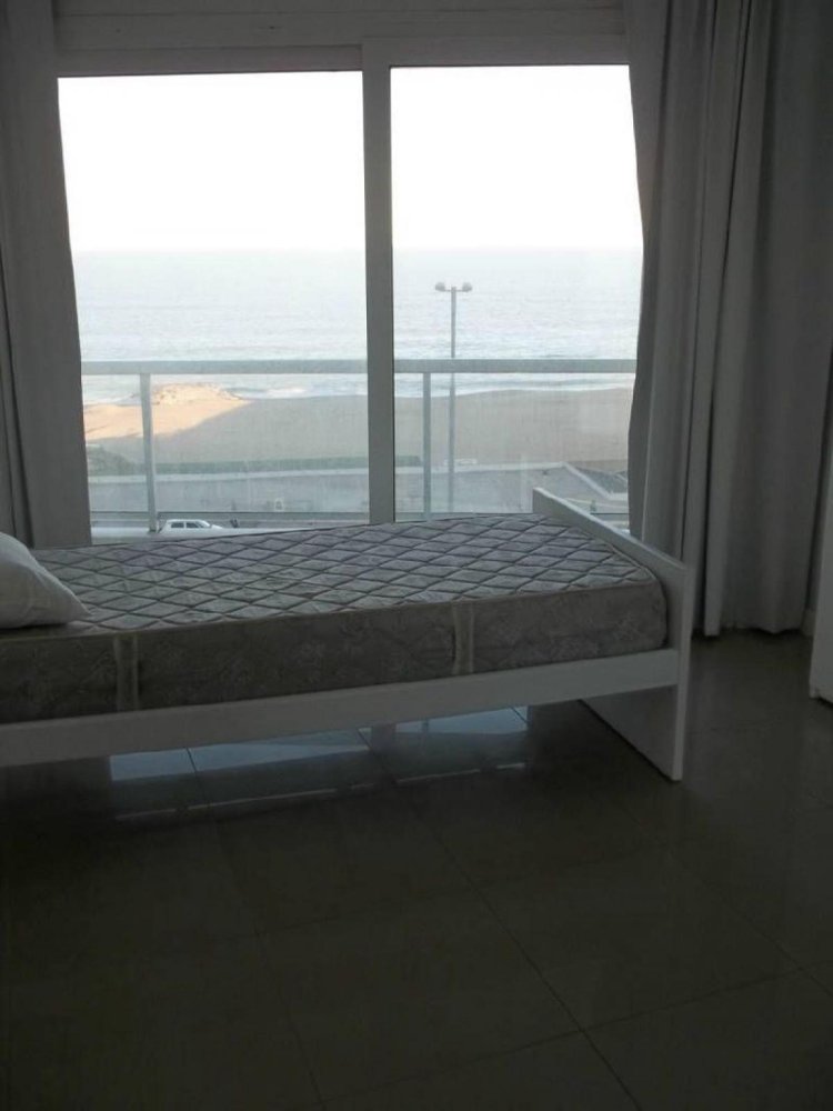 Apartamento de 2 dormitorios en Mar del Plata, Argentina No. 65144