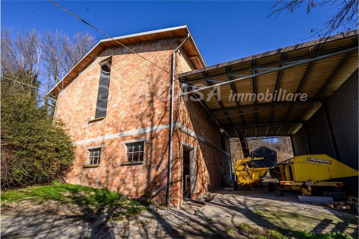 Склад 306м² в Медезано, Италия № 67430