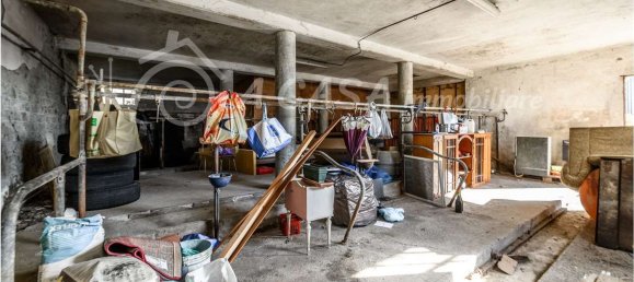 Склад 306м² в Медезано, Италия № 67430 3