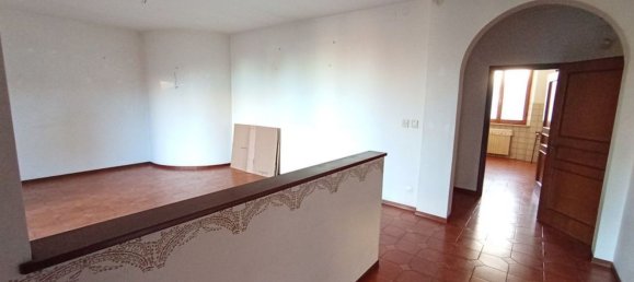5-salle Appartement à Foiano della Chiana, Italy No. 228014 8