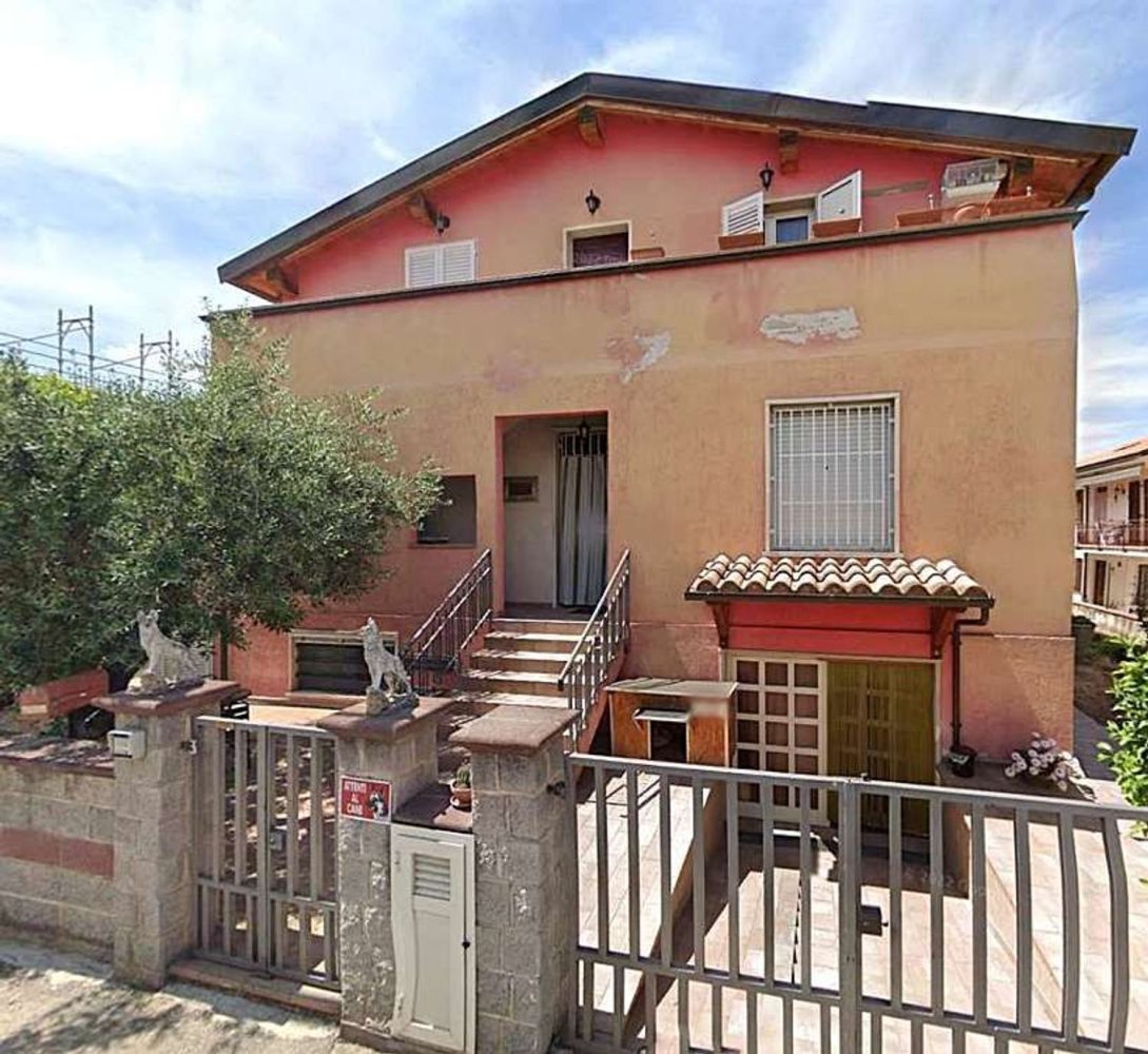 3 bedrooms Apartment in Foligno, Italy No. 310840