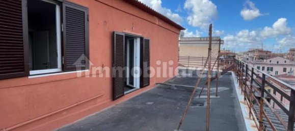 Пентхаус с 2 спальнями в Рим, Италия № 317583 4