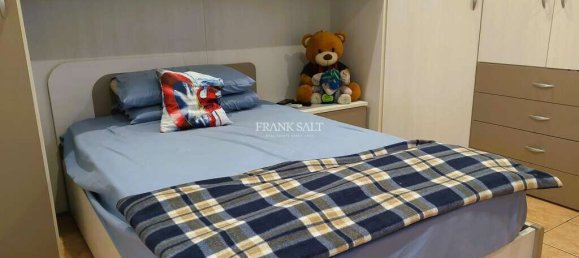 3 غرف نوم طابقين في Santa Venera, Malta رقم 2333 9