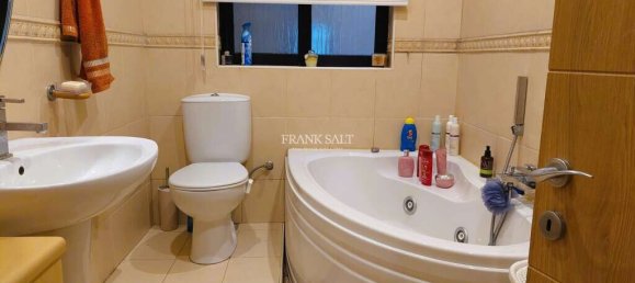 3 غرف نوم طابقين في Santa Venera, Malta رقم 2333 6