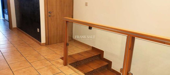 3 غرف نوم طابقين في Santa Venera, Malta رقم 2333 10