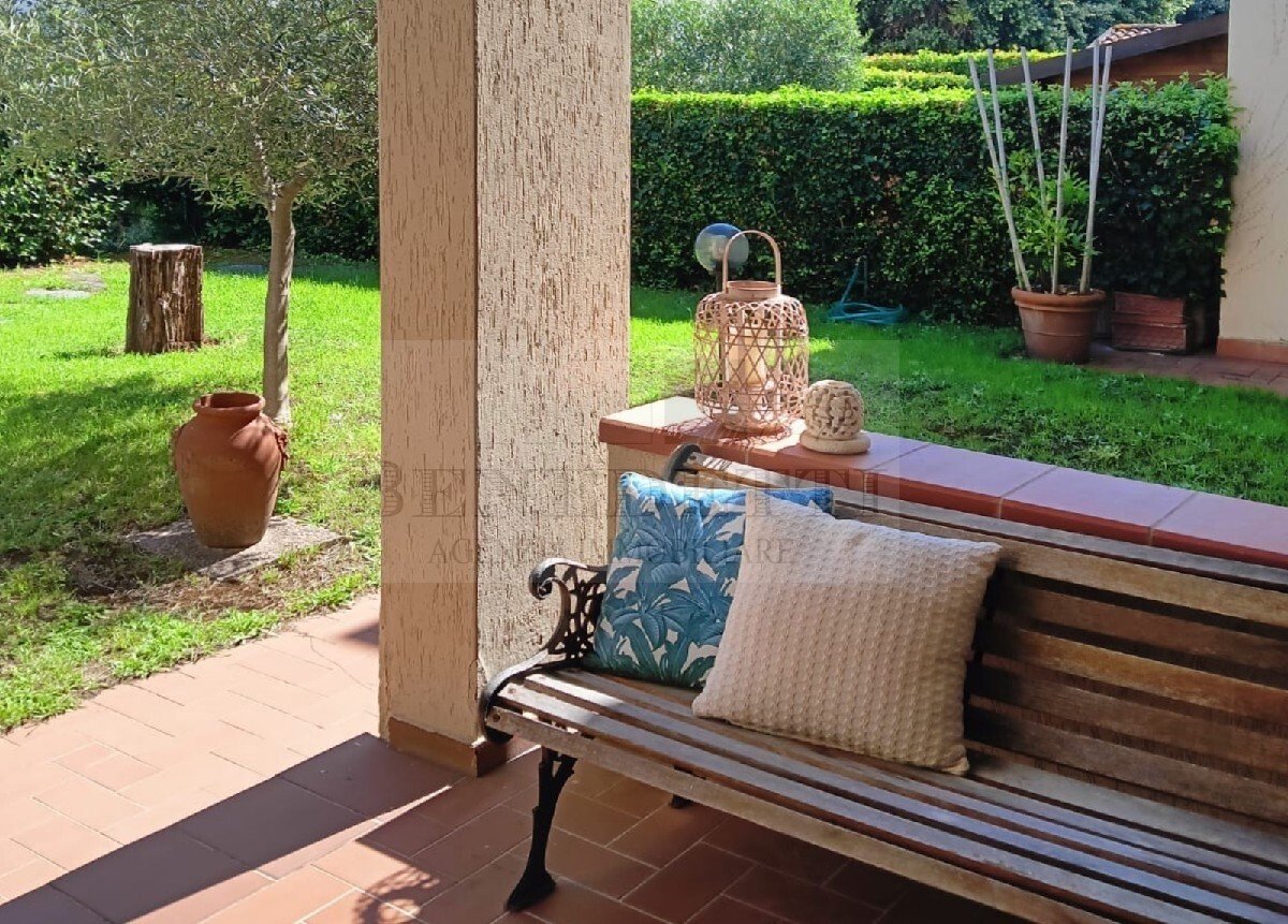 Apartamento de 2 dormitorios en Pietrasanta, Italy No. 352634