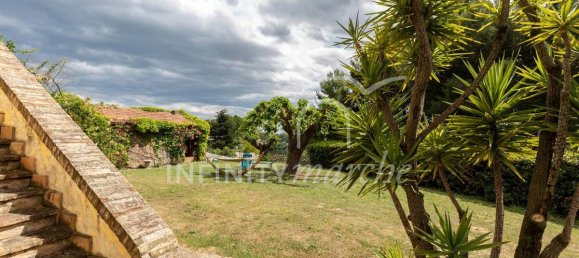 3 bedrooms House in Potenza Picena, Italy No. 166458 12