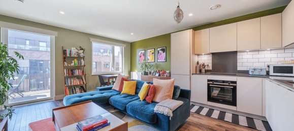 2 bedrooms Apartment in London, United Kingdom No. 7586 4