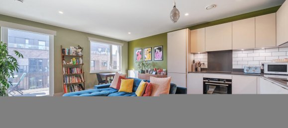 2 bedrooms Apartment in London, United Kingdom No. 7586 3