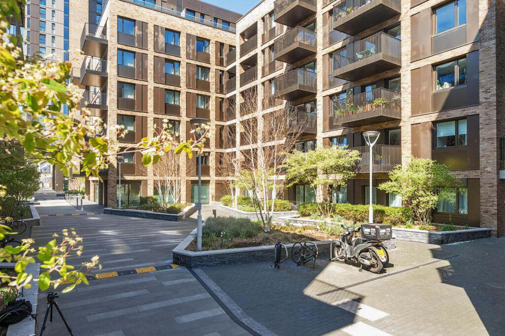 2 bedrooms Apartment in London, United Kingdom No. 7586