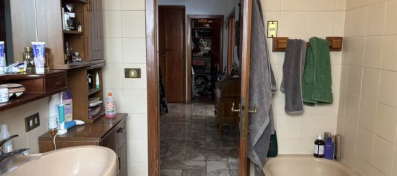 4 rooms Apartment in San Giovanni Valdarno, Italy No. 175372 8