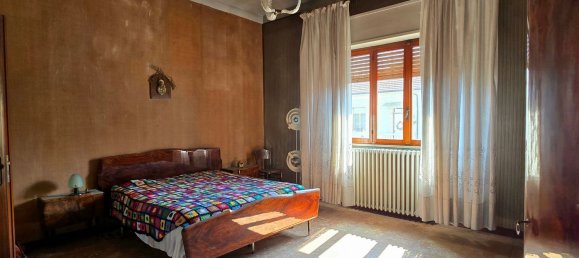 4 rooms House in Asti, Italy No. 273099 10