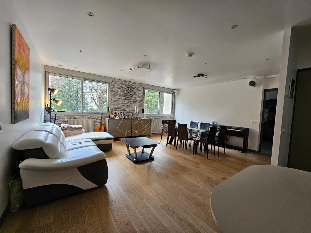 3 غرف نوم شقة في Saint-Etienne, France رقم 348254