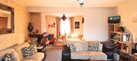 3 bedrooms House in Nogent-sur-Oise, France No. 181273 3