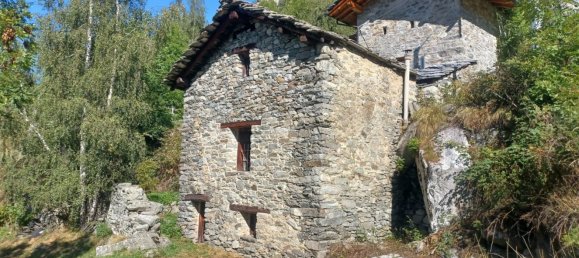 3 bedrooms House in Gaby, Italy No. 371262 2