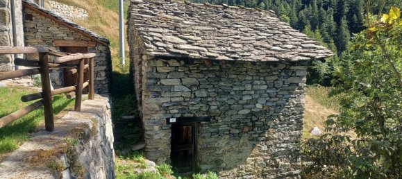 3 bedrooms House in Gaby, Italy No. 371262 8