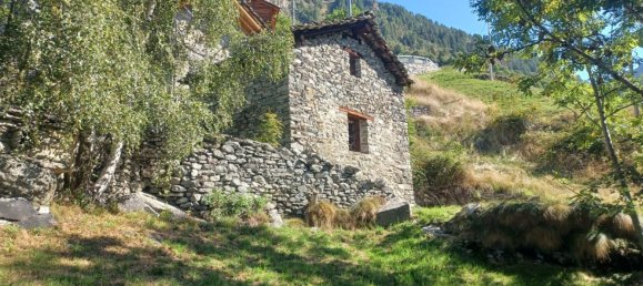 3 bedrooms House in Gaby, Italy No. 371262 3