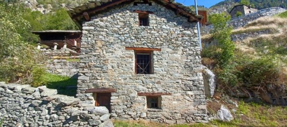 3 bedrooms House in Gaby, Italy No. 371262 4