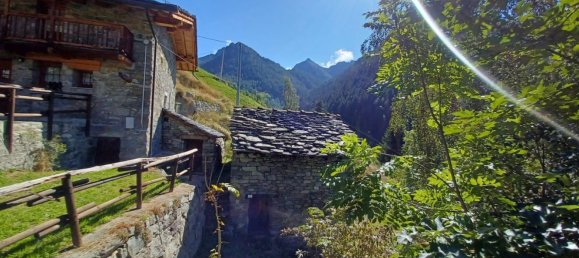 3 bedrooms House in Gaby, Italy No. 371262 11