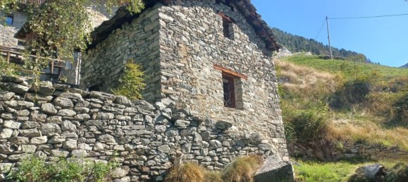 3 bedrooms House in Gaby, Italy No. 371262 5