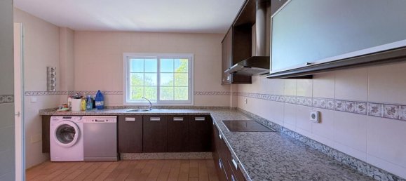 4 bedrooms House in Cadiz, Spain No. 134936 3