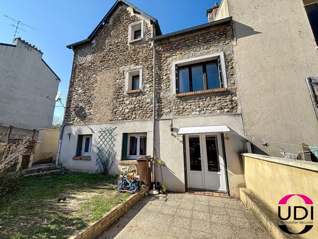 1 bedroom Apartment in Corbeil-Essonnes, France No. 128362