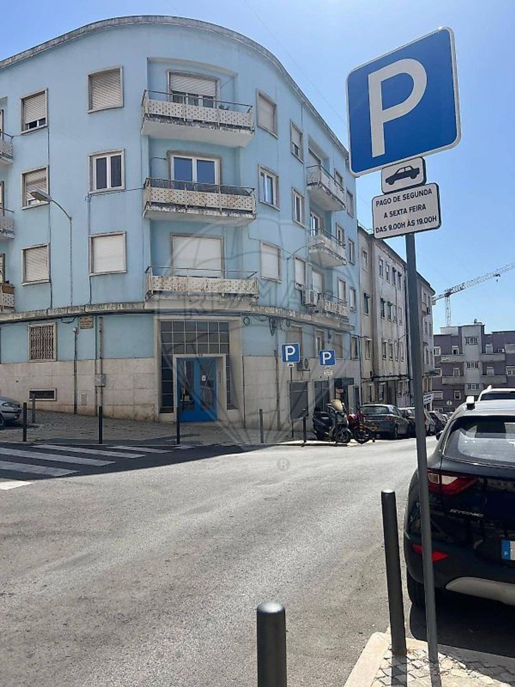Коммерческая недвижимость 100м² в Лиссабон, Португалия № 261570