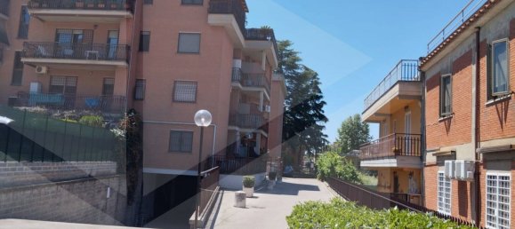 3 rooms Apartment in Rome, Italy No. 28351 2