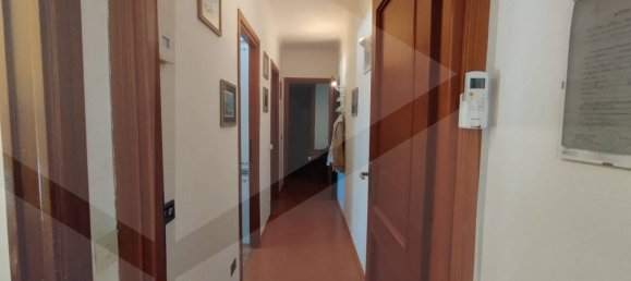 3 rooms Apartment in Rome, Italy No. 28351 7