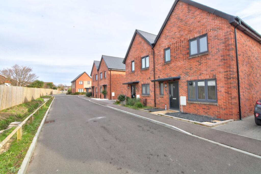 3 bedrooms House in Arundel, United Kingdom No. 10762