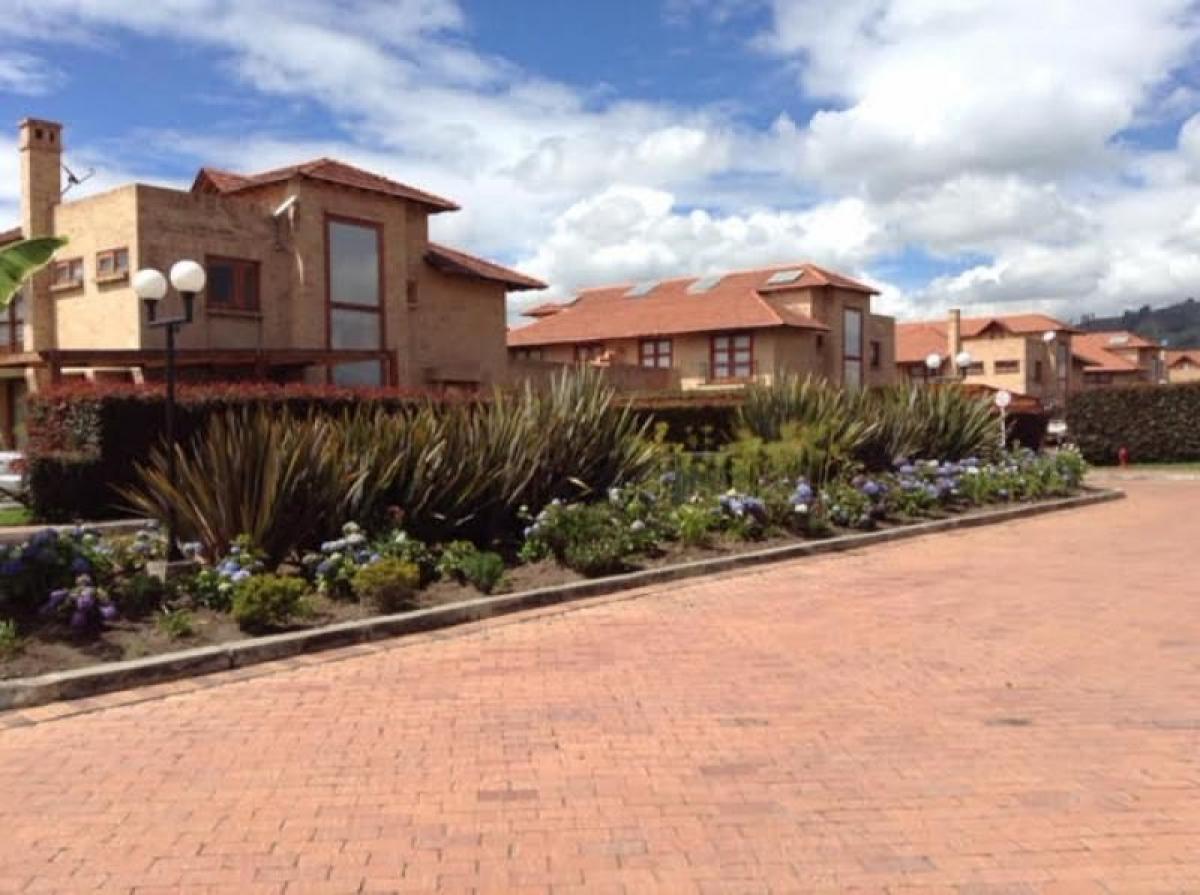 3 bedrooms House in Cundinamarca, Colombia No. 9065