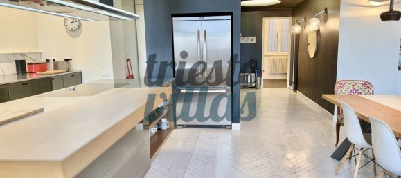 3 bedrooms Apartment in Trieste, Italy No. 11944 10