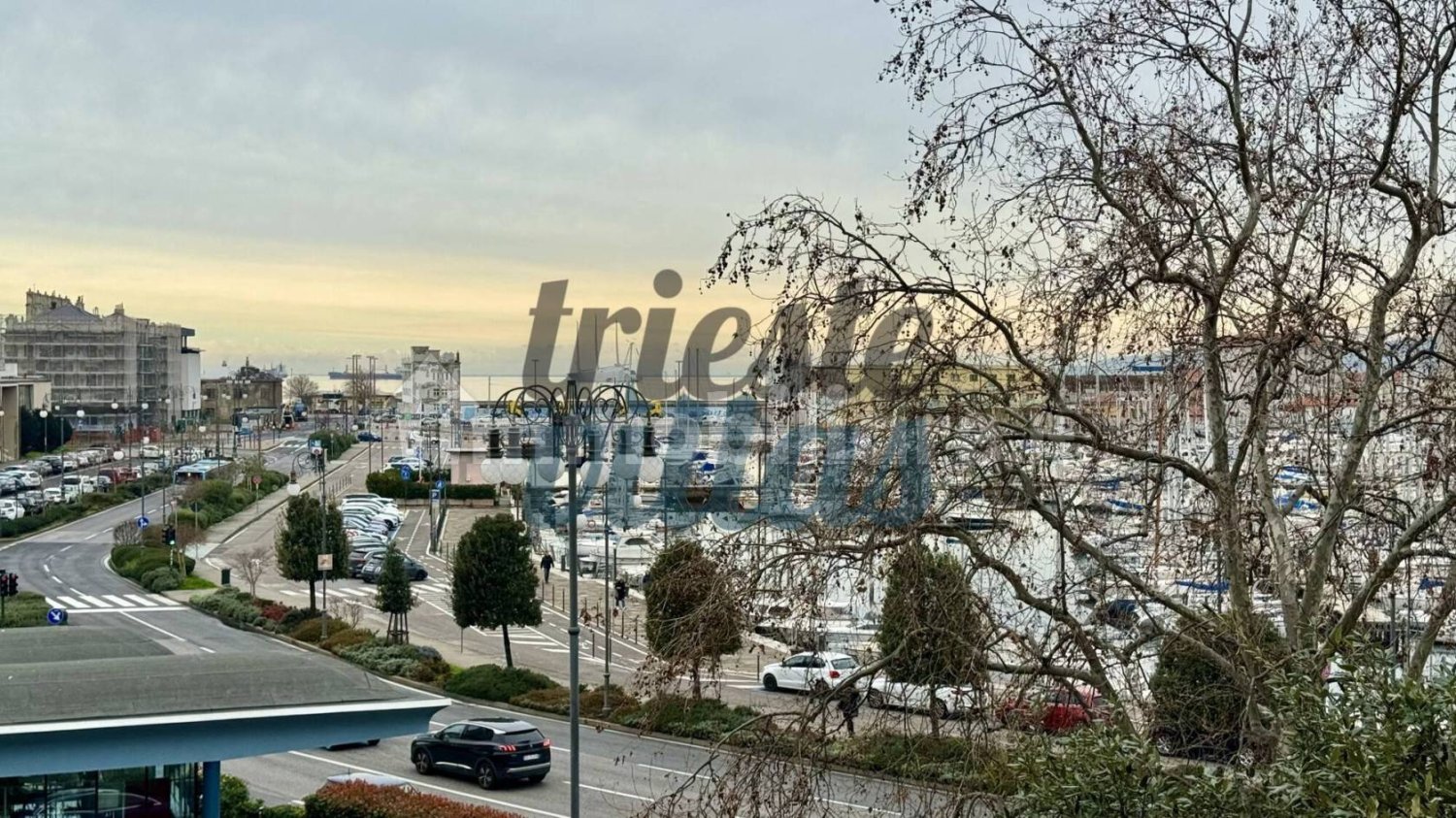 3 bedrooms Apartment in Trieste, Italy No. 11944