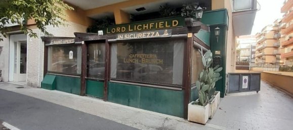 300m² Commercial property in Rome, Italy No. 228714 18