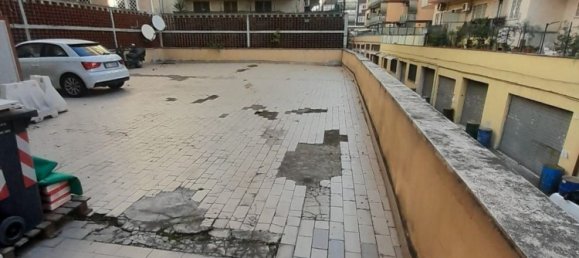 300m² Commercial property in Rome, Italy No. 228714 22