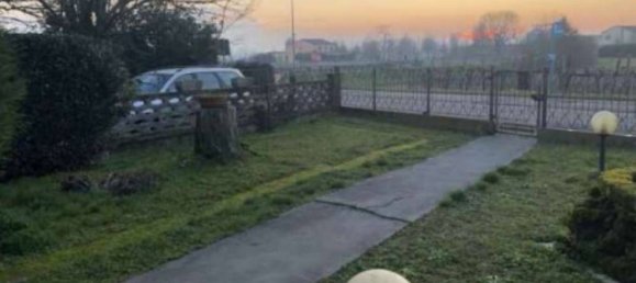 Вилла с 3 комнатами в Куистелло, Италия № 257593 6