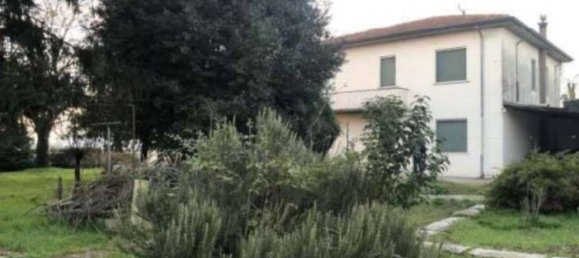 Вилла с 3 комнатами в Куистелло, Италия № 257593 9