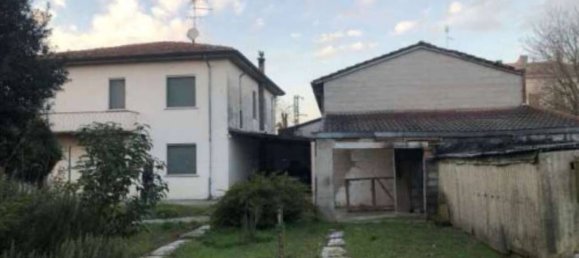 Вилла с 3 комнатами в Куистелло, Италия № 257593 8