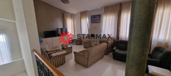 3 bedrooms Commercial property in Larnaca, Cyprus No. 139554 2
