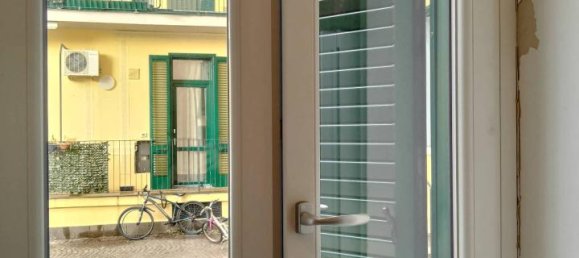 2-salle Appartement à Milan, Italy No. 246894 12