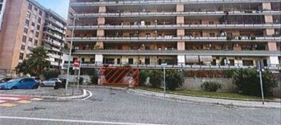 Квартира с 3 комнатами в Фьюмичино, Италия № 7915 12