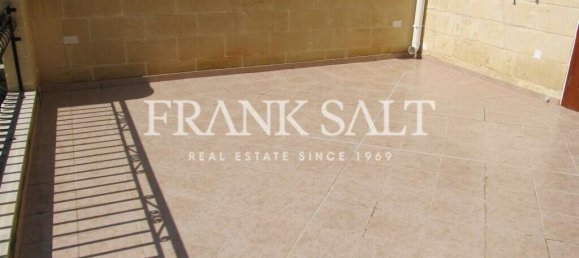 2 bedrooms Maisonette in Mosta, Malta No. 10697 3