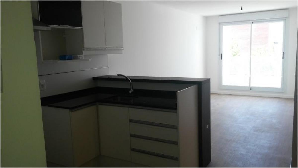 2 bedrooms House in Montevideo, Uruguay No. 1153