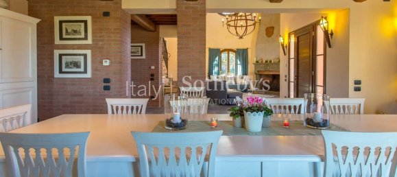 5 bedrooms Villa in Peccioli, Italy No. 160121 8