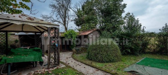 9 bedrooms Villa in Maserada sul Piave, Italy No. 197381 2